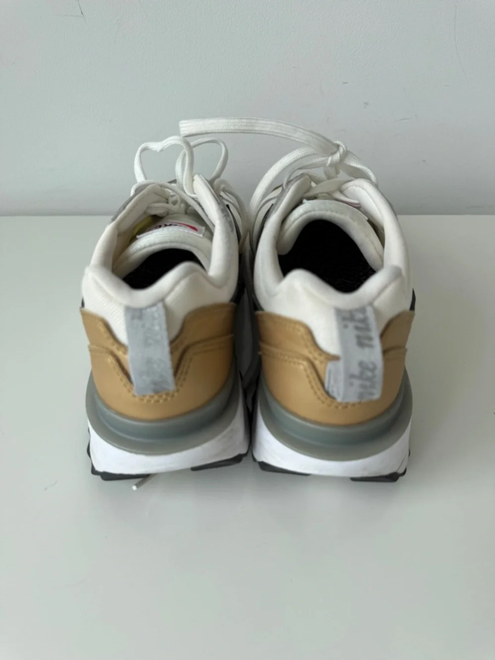 Nike Air Max Dawn SE 'White Metallic Gold' DJ6209-100 Size 7.5